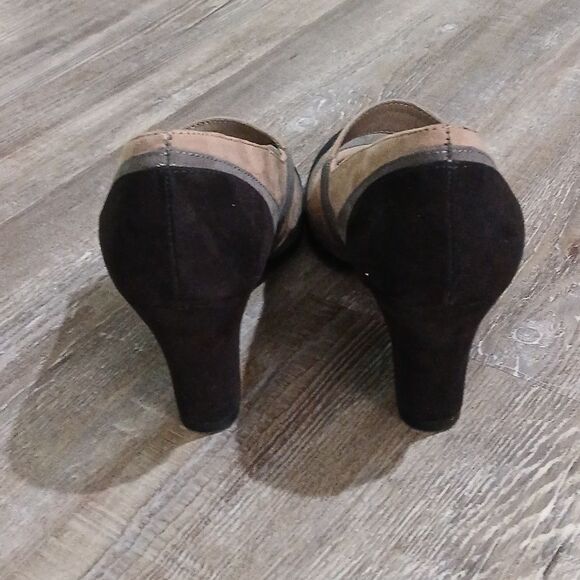 Aerosoles Roler Rink Mary Jane Pumps in Tan Gray Black Sz 7 NWOT - Picture 4 of 9